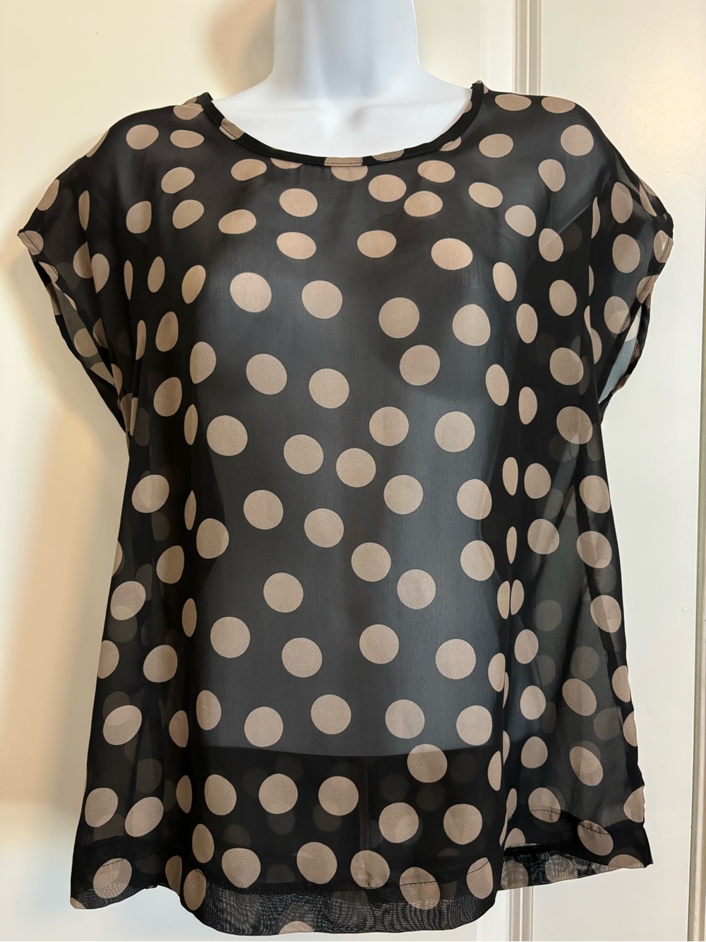 Annals + Hope Women’s Black Polka Dot Short Sleeve Blouse - Beige Dots size S